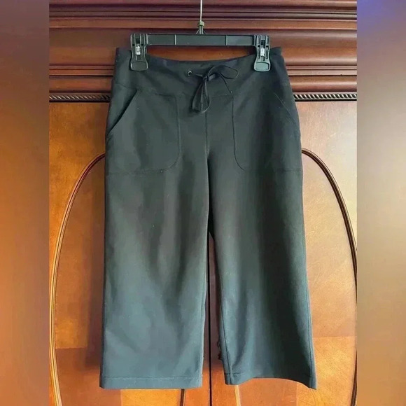 Zella Pants - Zella active wear cropped pants NWOT